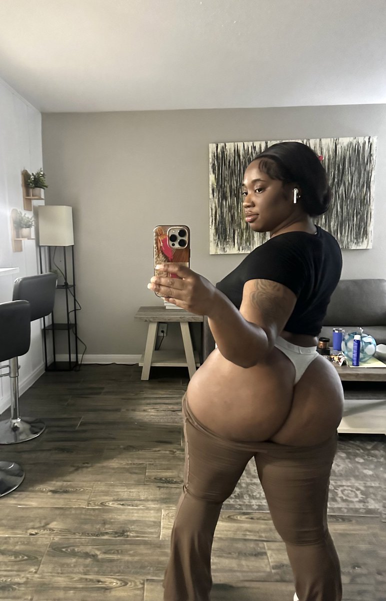 humbly, that bitch 🍑 tweet media