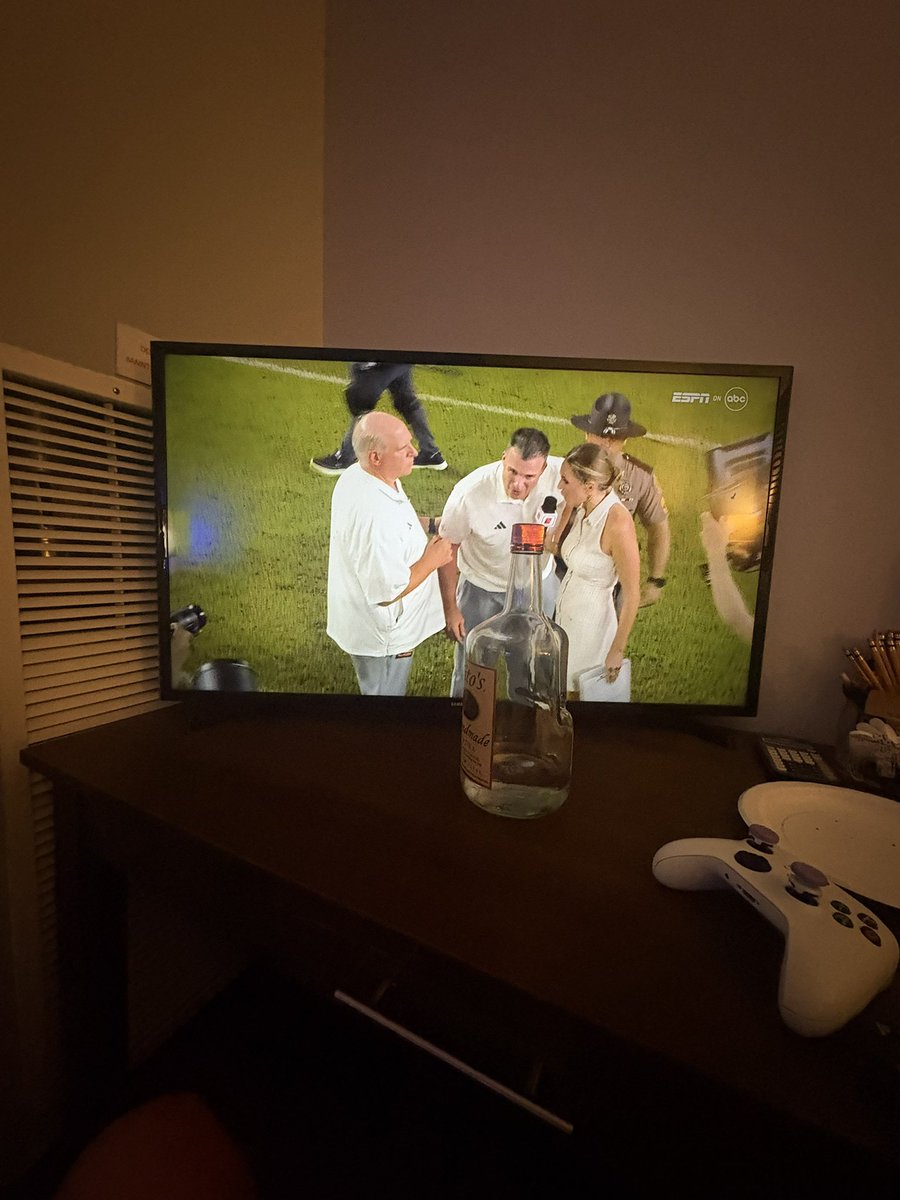 Don’t know if life can get any worse rn #Cfb #NotreDamevsMiami