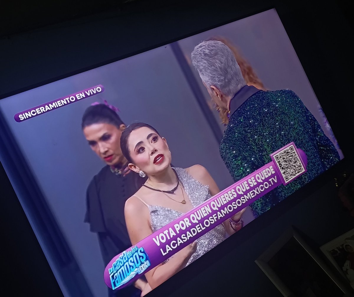 Juliomonroy_'s tweet photo. #LaCasaDeLosFamosososMx que incoherente es @MarianabotasL  quiere seguir siendo desgreñada por @ayalaalexis https://t.co/DfmpsiB9qj
