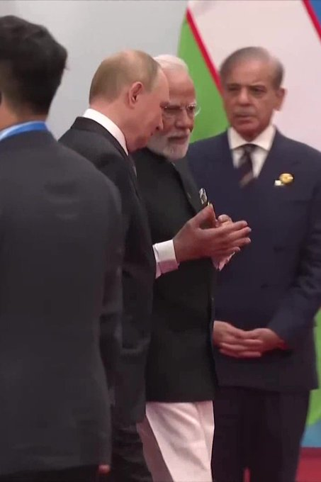 FansYogiG's tweet image. Once again, Modi graced the summit with his signature effluence — all style, zero substance. World leaders blinked, smiled, and moved on.
#ModiShow #EffluenceDiplomacy #TrendingSpeech