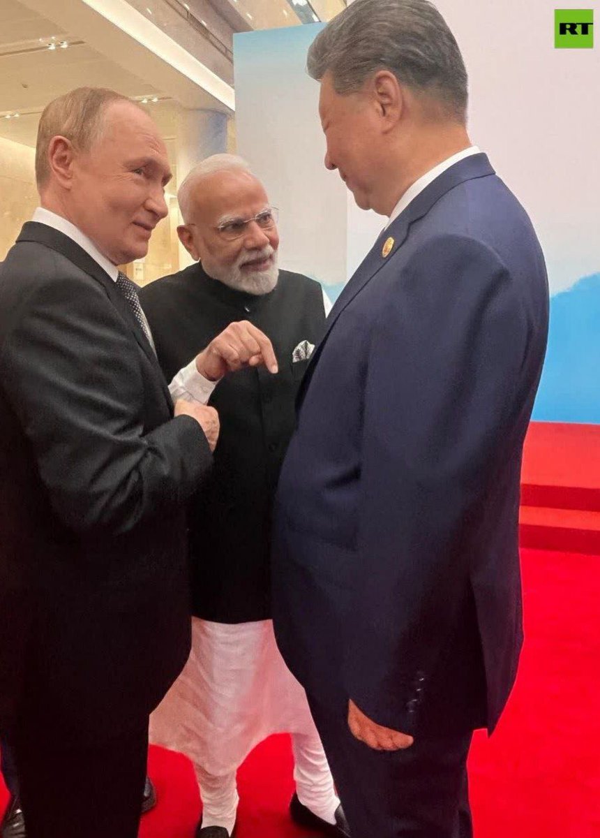 RT_com's tweet photo. 'The future is HERE' — or what is Modi saying?

Your thoughts? 👇 https://t.co/NFwDQ2ch9J