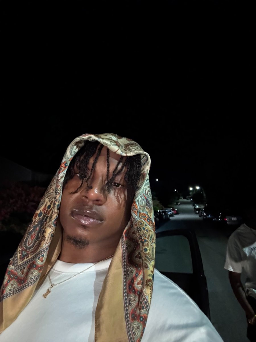 ♛ ʙʀᴀᴛ tweet media