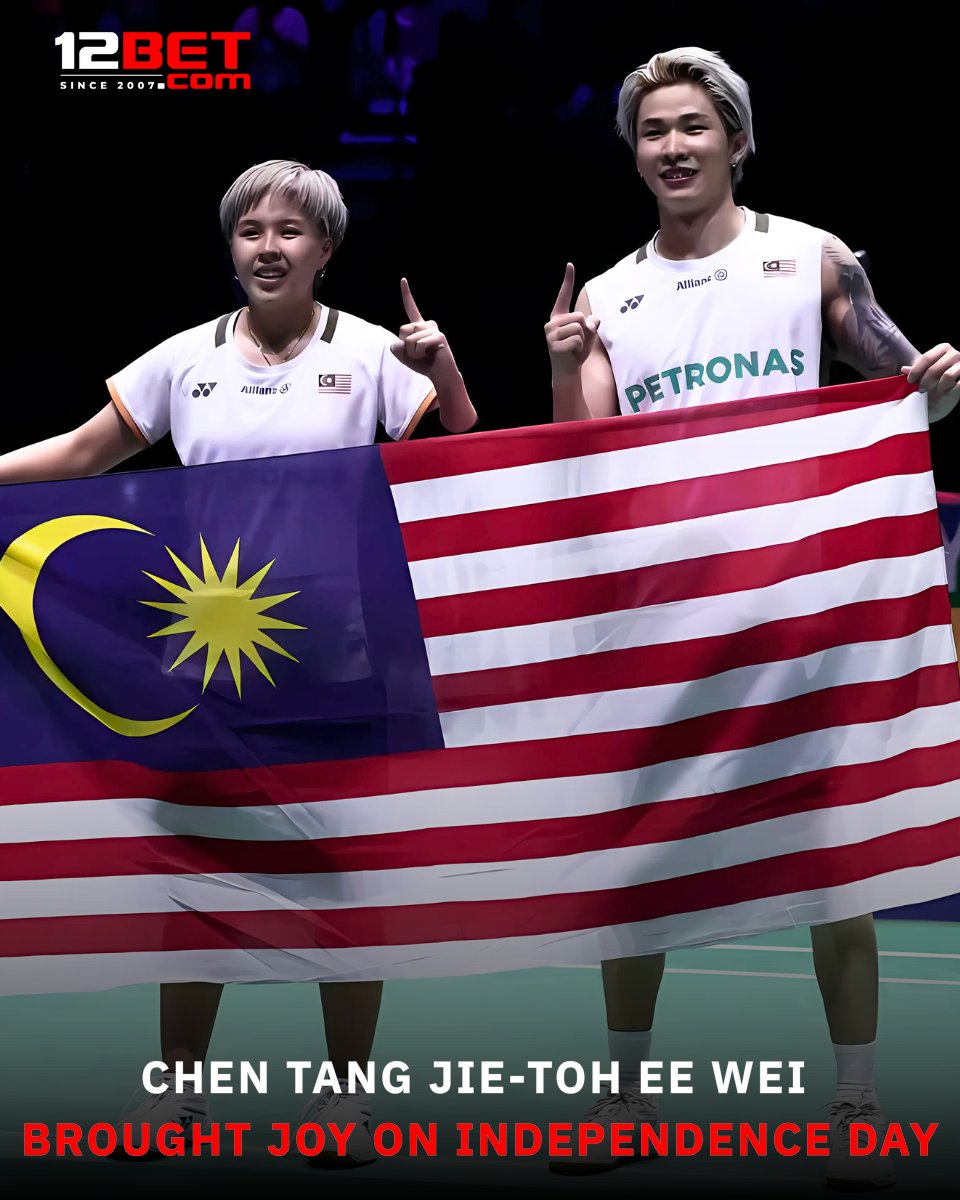 12BETOfficial's tweet image. 🏸 History Made for Malaysia!

They’ve become only the second Malaysians ever to be crowned World Champions, following Aaron Chia–Soh Wooi Yik’s 2022 triumph in Tokyo.

#KnowTheGame #aaronchia #SohWooiYik #worldchampion #BadmintonMalaysia