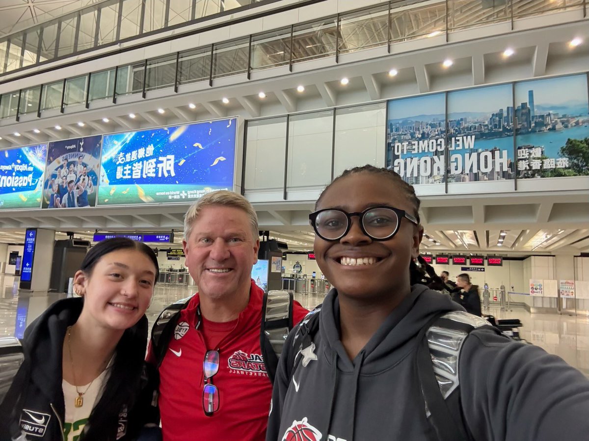 Day 2 in Shanghai - Practice in the books at Nike China HQ. #onetwostars <a href="/nikebasketball/">Nike Basketball</a> <a href="/sabrina_i20/">Sabrina Ionescu</a>