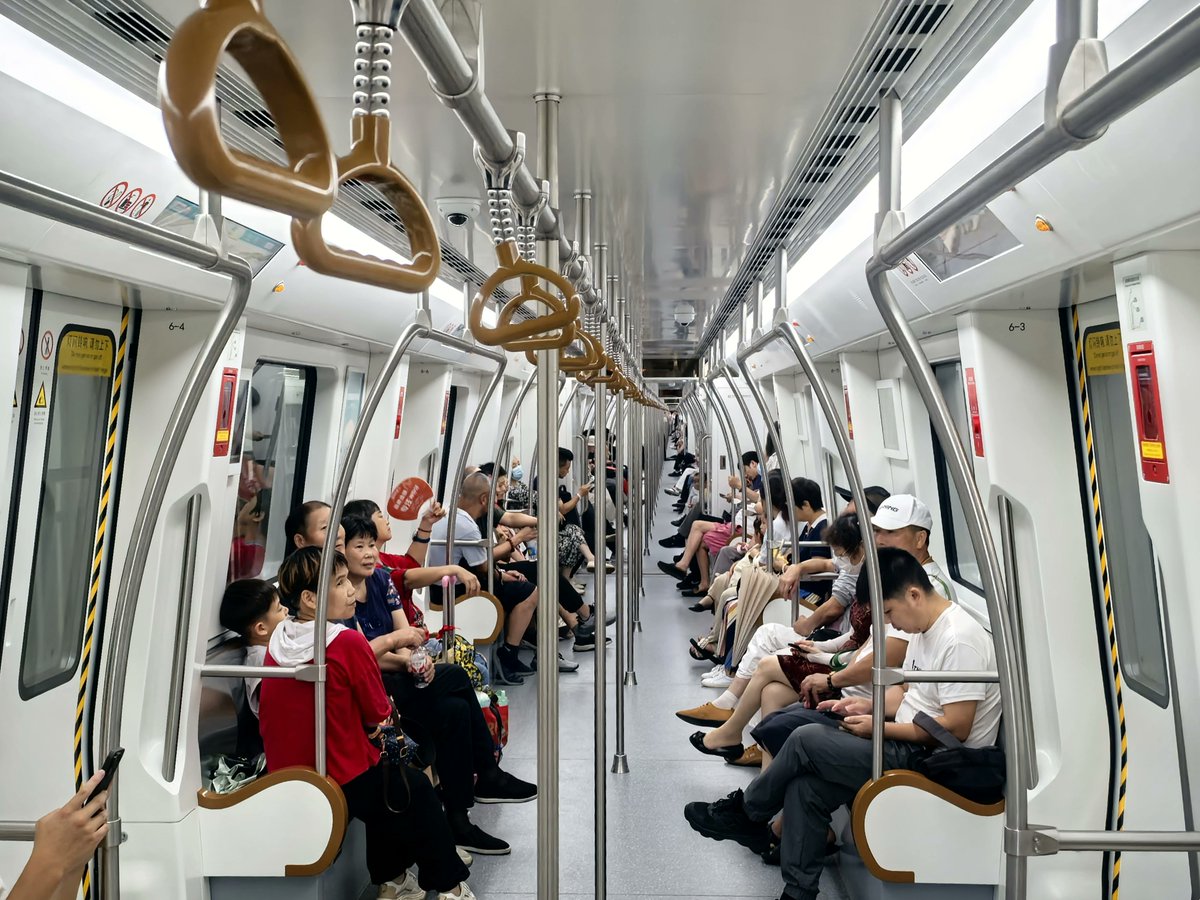 the Ningbo Rail Transit Line 7 developed by CRRC ZELC was officially opened for operation.  🥳🥳They operate in a 6-car formation and utilize the highest-grade GoA4 fully automatic unmanned operation technology.
