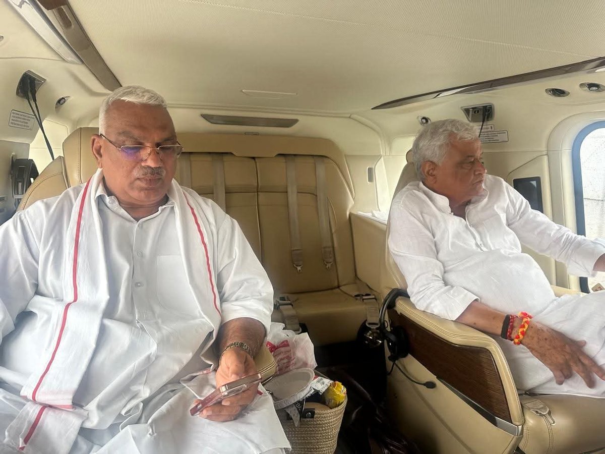 प्रदेश सरकार में मेरे सहयोगी, गृह राज्य मंत्री श्री <a href="/jawaharbedam/">JAWAHAR SINGH BEDHAM</a> जी को जन्मदिन की हार्दिक बधाई एवं शुभकामनाएं।

ईश्वर से आपके उत्तम स्वास्थ्य, सुदीर्घ एवं सुयशपूर्ण जीवन की कामना करता हूं।