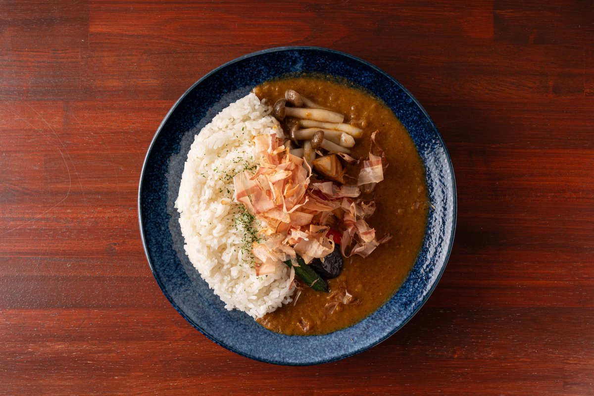 ホリエモンのカレー屋さんが関西・兵庫県初上陸！
「カレーだしっ！」神戸・灘店が2025年9月13日(土)
神戸市灘区水道筋１丁目にグランドオープン
1万食以上のカレーを食べ歩いたカレーの達人「カレーマン」による
「うま味」にフィーチャーした「おだしのカレーライス」 prdesse.com/posts/view/217…