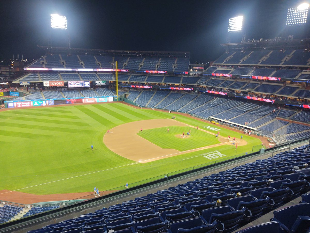 DaveMReports's tweet image. Empty Stadium Following the game 
#RingTheBell #ATLvsPHI