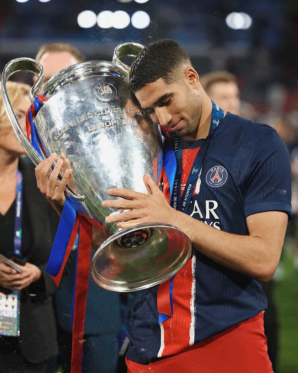 Use agent Donnarumma to land us Hakimi next summer 👀