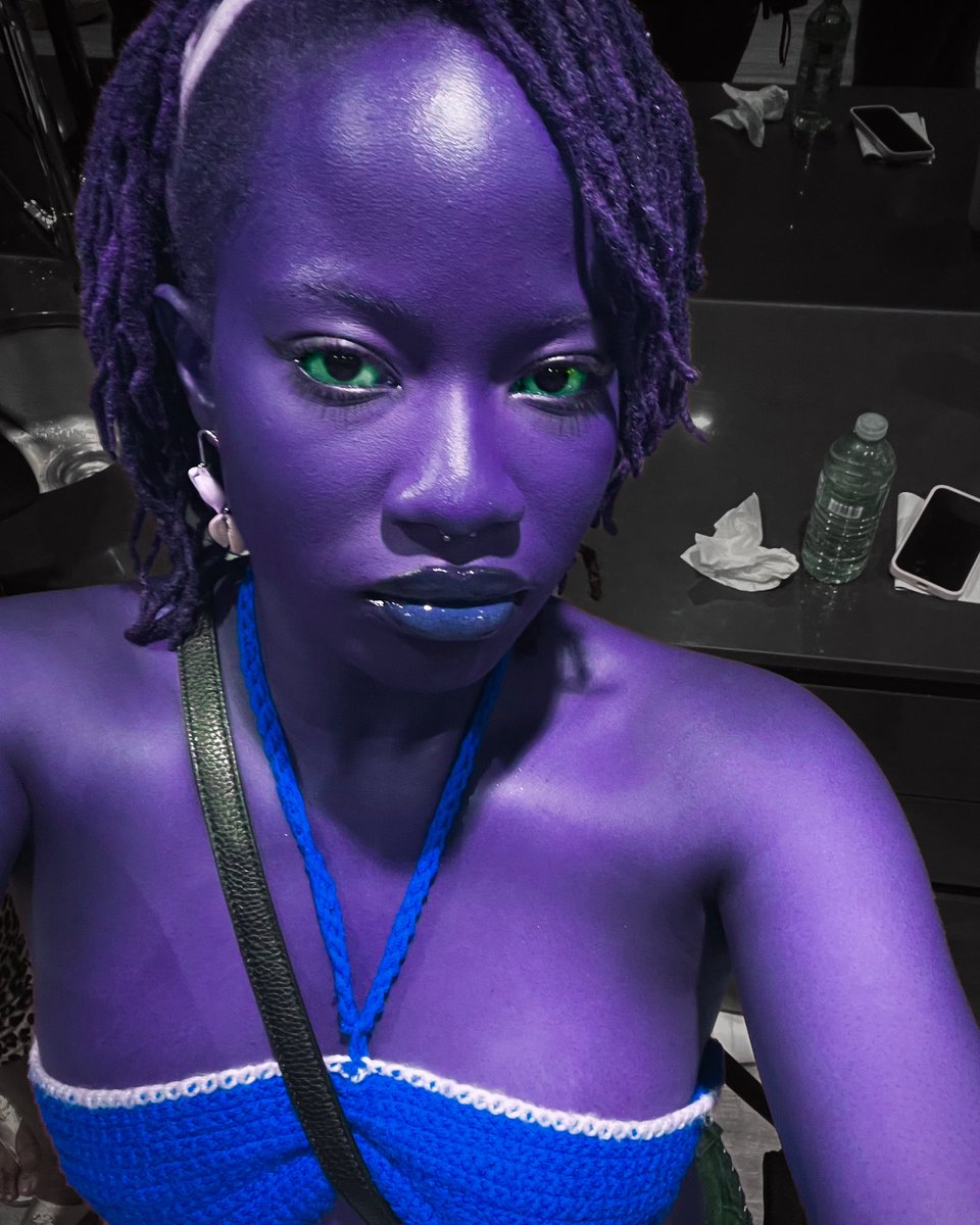Super Cunty Aliens from Outer Space: Yomade