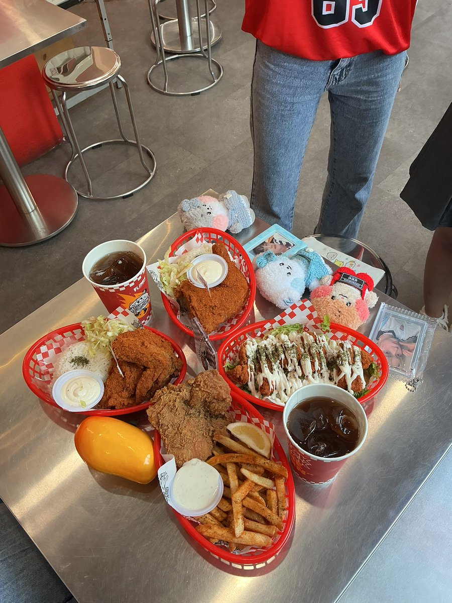 zerOosenji's tweet image. ji — dumpiez