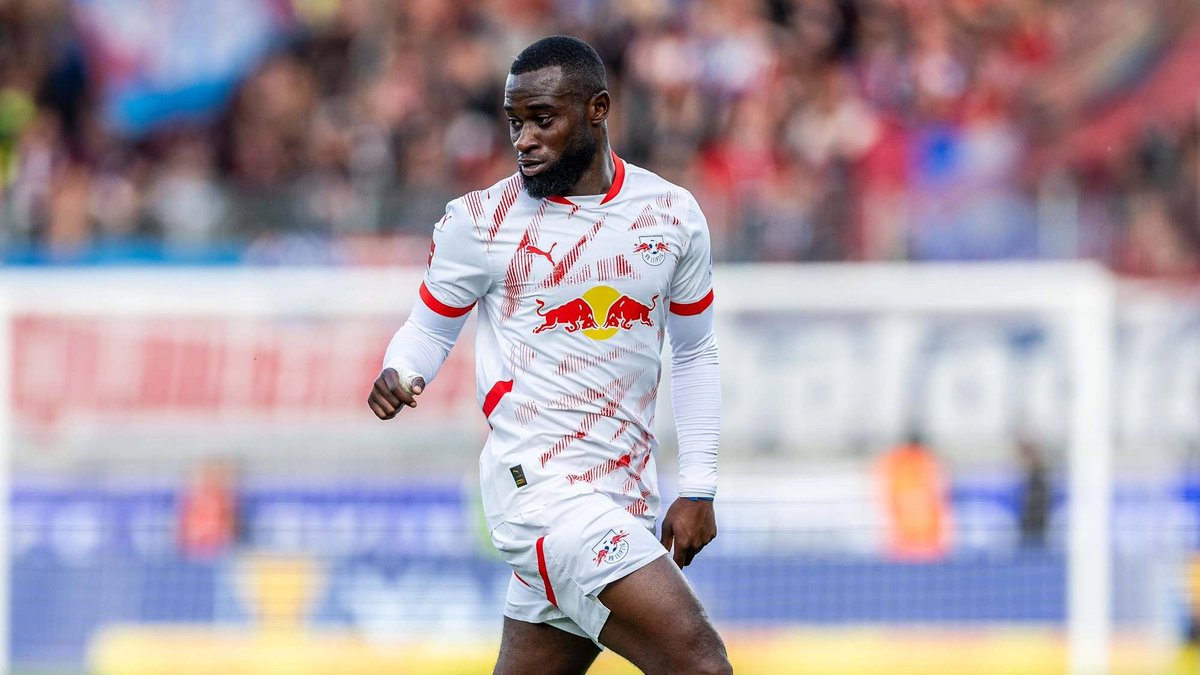 #RBLeipzig verleiht Lutsharel #Geertruida für die Saison 2025/26 an #SunderlandAFC - das berichten <a href="/kicker/">kicker</a> &amp; <a href="/ESPNnl/">ESPN NL</a>. Geertruida kam vor einem Jahr von Feyenoord nach Leipzig. Der Premier-League-Aufsteiger hat sich zudem eine Kaufoption gesichert.