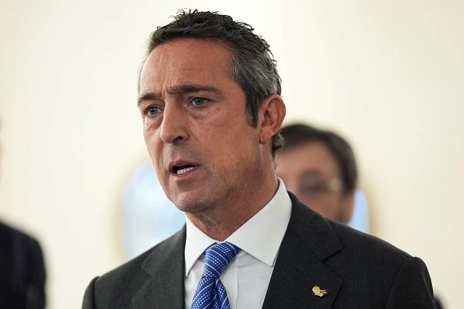 🚨Birçok Kongre Üyesi, Ali Koç kimi transfer ederse etsin umrumuzda değil. Jose Mourinho'yu gönderdiğinden dolayı oy vermeyeceğini söylüyor.