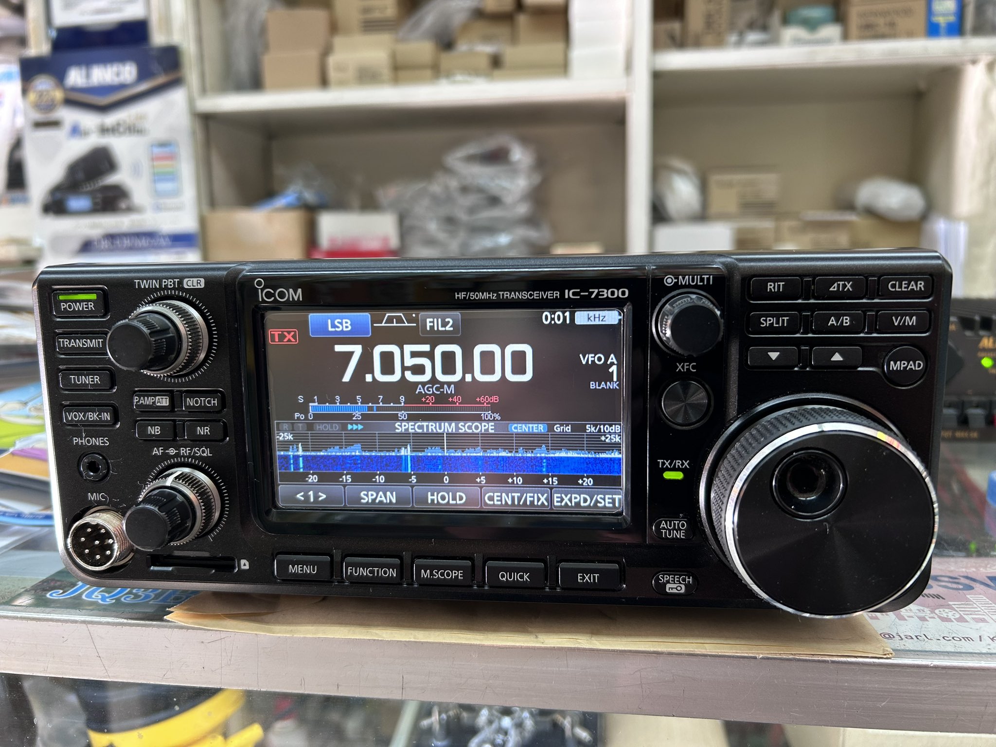オールモードアマチュア無線機　iCOM IC-7300M ic-7300_a1.jpg