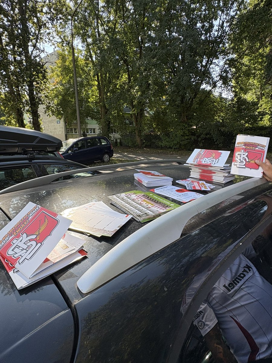 supporter1908's tweet image. Od najmłodszych lat, biało-czerwono-biały świat!!
⚪️🔴⚪️