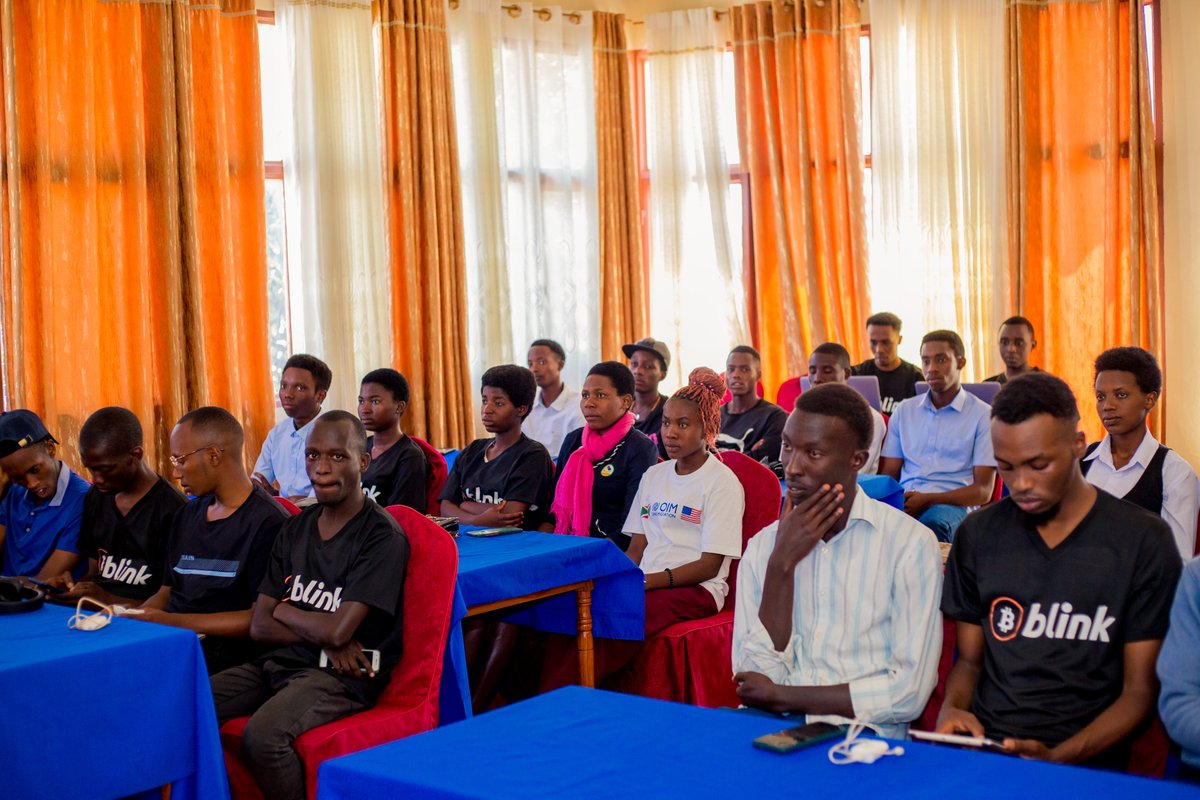 btcshule's tweet image. 4/7
💡 @AdvaxeIr  , a local FOSS dev from BitDevs Gitega, presented My Satoshi , a homegrown SATs converter built for Burundi.
A practical tool for onboarding merchants and setting SATs prices in real time.
#BuiltInBurundi #FOSS #BitcoinTools