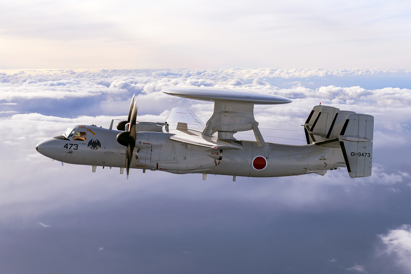 飛行警戒監視群はE－2C／D航空機を使用し、広大な我が国周辺空域の