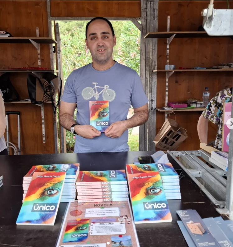 📖 Además, el periodista y escritor de Valdejalón, <a href="/jorgiko93/">jorgiko93</a>, nos hablará de su primera novela, "Único", en la que trata la homosexualidad en el deporte.

📲 laalmuniaradio.es

#LaAlmunia #LaAlmuniaRadio #LaAlmuniadeDoñaGodina