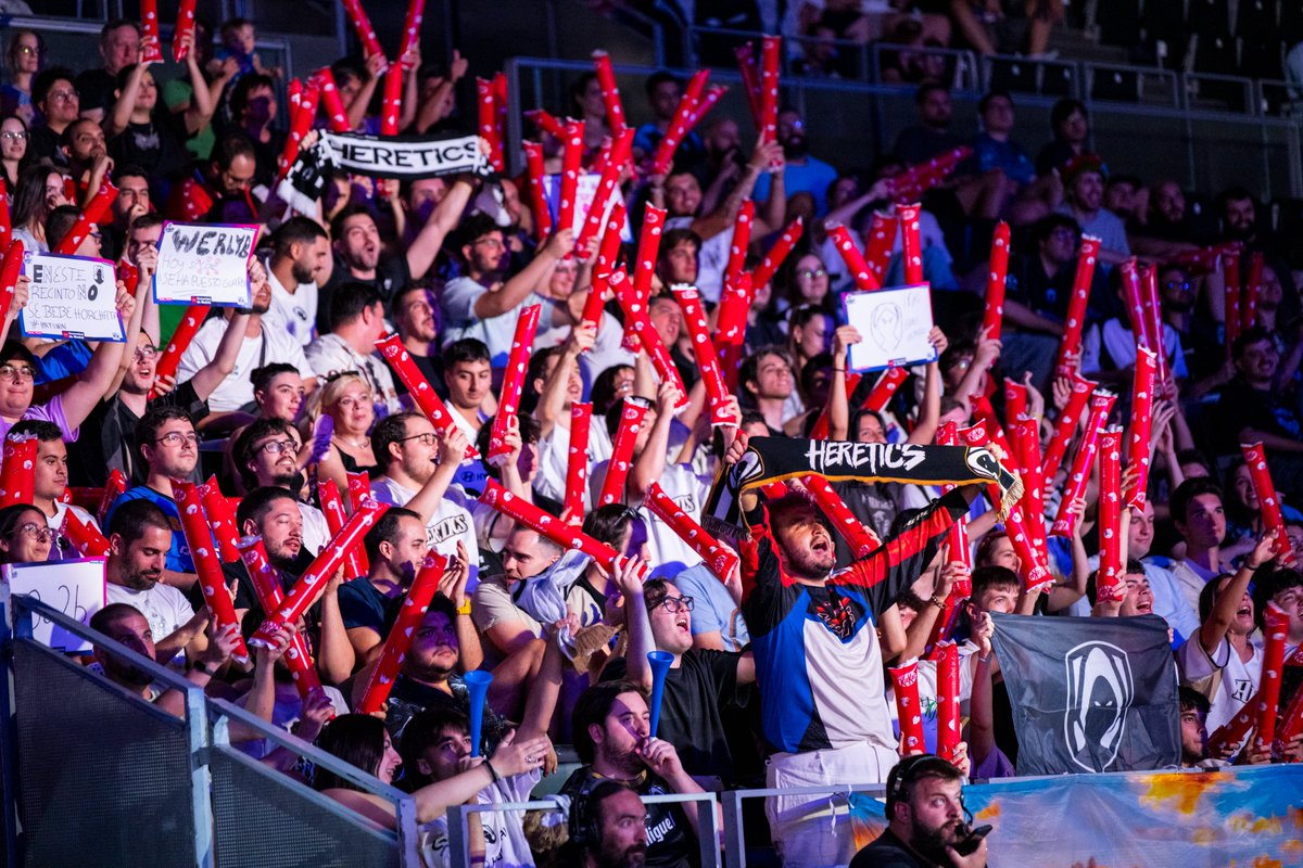 LVPesLoL's tweet image. Cabeza bien alta, @TeamHeretics. Habéis demostrado un nivel espectacular y hemos vibrado con cada una de vuestras jugadas en esta Final Four de #SuperligaDominos ✨

¡Ahora a seguir trabajando y a sorprender a toda Europa en el EMEA Masters!🫡