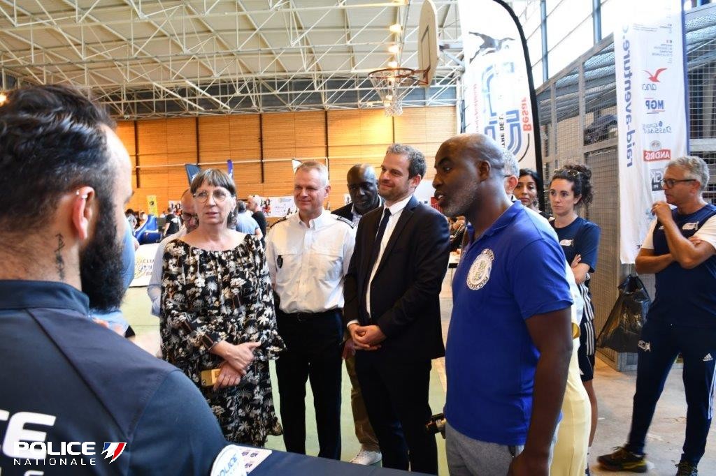 Police Nationale 25 (@policenat25) on Twitter photo Une après-midi sportive était organisée le 31/08/2025 à #Planoise par <a href="/RaidAventureRAO/">Raid Aventure Organisation</a>, qui œuvre au rapprochement entre police et population.
Des élus, le <a href="/Prefet25/">Préfet du Doubs</a> ainsi qu'un public nombreux étaient présents pour assister aux démonstrations des clubs locaux. Merci à tous !👏 Une après-midi sportive était organisée le 31/08/2025 à #Planoise par <a href="/RaidAventureRAO/">Raid Aventure Organisation</a>, qui œuvre au rapprochement entre police et population.
Des élus, le <a href="/Prefet25/">Préfet du Doubs</a> ainsi qu'un public nombreux étaient présents pour assister aux démonstrations des clubs locaux. Merci à tous !👏