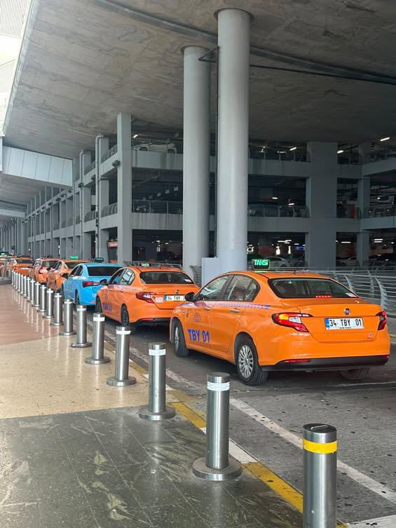 #Taxi - #Istanbul
🚕🇹🇷❤️🚖

#Turchia #TaxiCabria #ServizioTaxi #TaxiLife #Cab #TaxiPhotography #TaxiCab #TaxiinTheWorld #TaxiNelMondo #TaxiisMyLife #DoYouSpeakTaxi #Tassista #Taxista