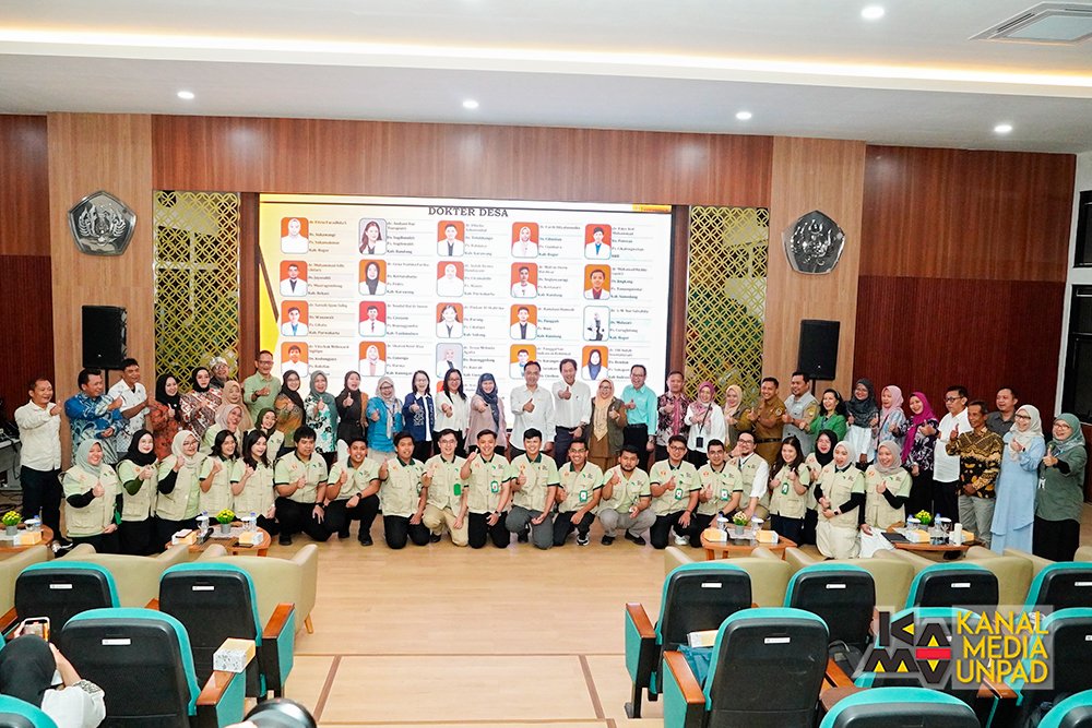 Universitas Padjadjaran memberangkatkan 18 dari total 21 dokter desa dalam program Dokter Desa yang digagas Dinas Kesehatan Provinsi Jawa Barat.

#BeritaUnpad
 unpad.ac.id/2025/09/sebany…