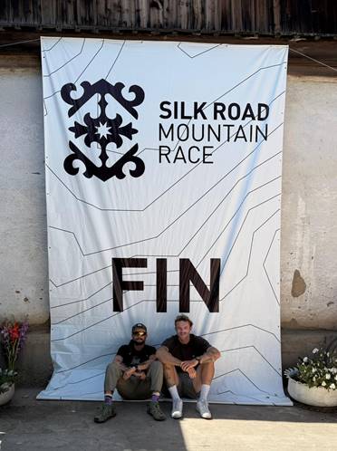 27eBCA_officiel's tweet photo. Deux commandos du #27eBCA ont pris part au Silk Road Mountain Race 2025 en Asie centrale : 2 000 km en autonomie, haute montagne et conditions extrêmes.
Après 10 jrs :
CCH Jules : 18ᵉ
ADJ Rodolph : 22ᵉ
Une performance qui illustre leur endurance et rusticité en milieu exigeant. https://t.co/MADBfAWtHh