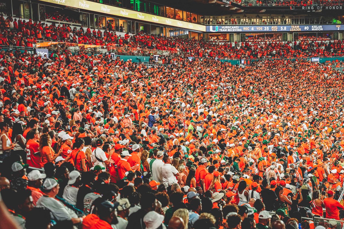 CanesFootball's tweet image. 6⃣6⃣,7⃣9⃣3⃣

IT TAKES ALL OF US! 

THANK YOU, CANES FAMILY! 🙌