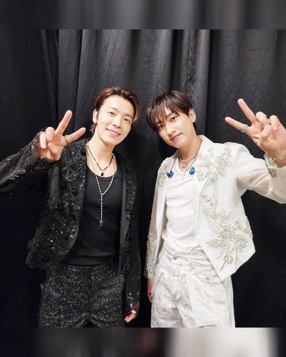 ᥅✩ - ☾︎ 혁재 ♡ 동해 ☀︎︎ (@ode_to_eunhae) on Twitter photo happy 2nd anniversary, ODE ENTERTAINMENT!✨️🎉🥳
my pride and joy 🥹🩷 lets make more milestones and more history together! ELFs & ANNIEs will always stay by your side forever!!! <a href="/AllRiseSilver/">Dalnim</a> <a href="/donghae861015/">Super Junior 이동해</a> <a href="/SJ_DnE_official/">SUPER JUNIOR-D&E official</a> happy 2nd anniversary, ODE ENTERTAINMENT!✨️🎉🥳
my pride and joy 🥹🩷 lets make more milestones and more history together! ELFs & ANNIEs will always stay by your side forever!!! <a href="/AllRiseSilver/">Dalnim</a> <a href="/donghae861015/">Super Junior 이동해</a> <a href="/SJ_DnE_official/">SUPER JUNIOR-D&E official</a>