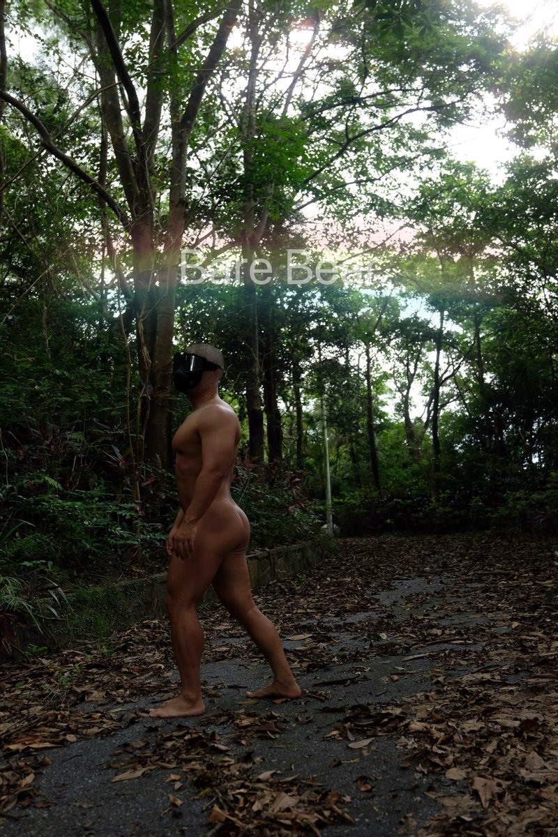 入秋之前体验了天体爬山
Nude hiking before autumn comes
#天体 #裸居 #nudist #nudism #naturist