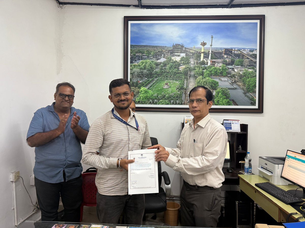 sailcfp's tweet photo. Under SAIL Shabash Scheme 2025–26, 8 employees of CFP received Letter of Appreciation (Category I) from CGM (Maint.) Shri DV Ravi Chander. A proud moment of recognition &amp; motivation!  (1/2)🌟 #SAILShabash #CFPRecognisesExcellence #EmployeeAppreciation https://t.co/CrsWZtLY9w
