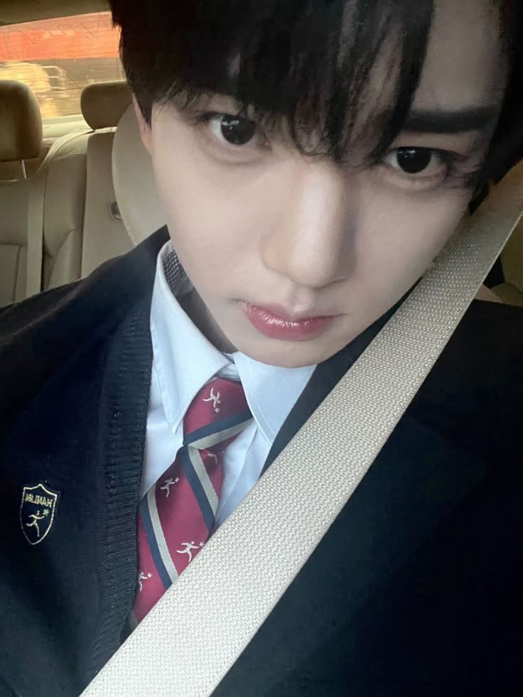 凌, 𝐑𝐀͟𝐄͟𝐋͟. tweet media