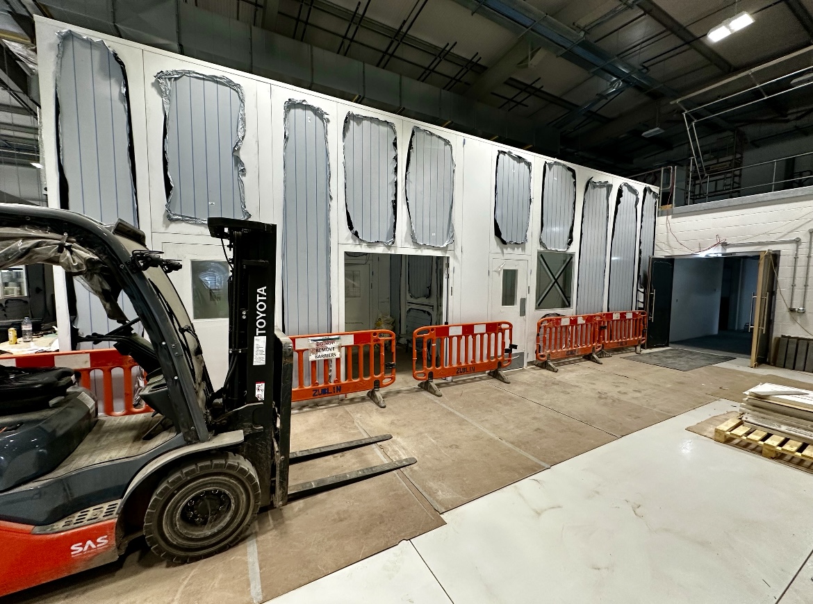 GuardtechClean's tweet image. Things are taking shape delightfully over in Newton Abbott
225sqm of ISO7 Medical Device modular cleanroom incoming 🌪️🌪️🌪️🌪️
#guardtechroup ⬡⬢⬡⬢⬡⬢
#contaminationcontrol
#guardtechnordicab
#modularcleanrooms
#cleanroompods
#portablecleanrooms