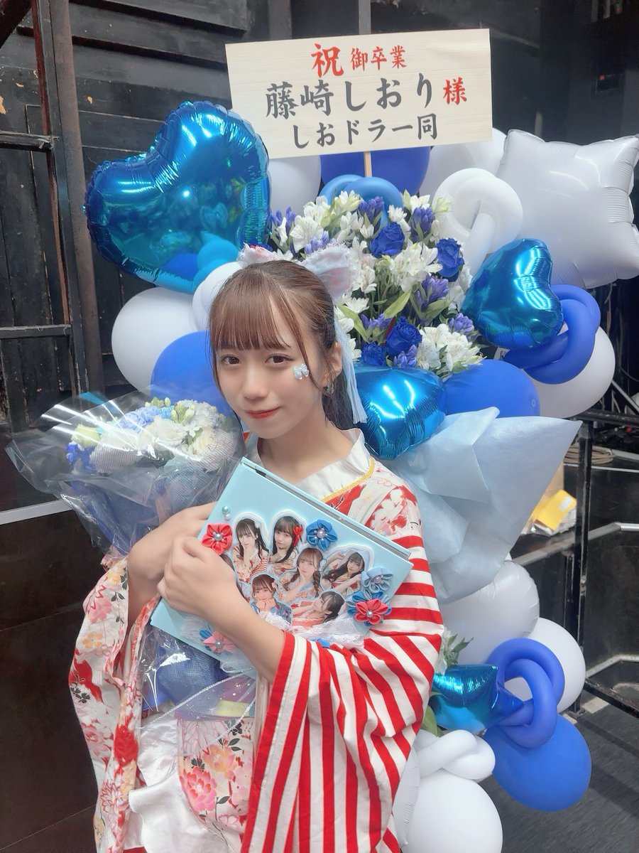 shiori_f_BJ's tweet photo. ばんざい！大感謝祭！
BANZAIJAPANありがとうの日！そして最後のライブの日
会いに来てくれて一緒に過ごしてくれてありがとうございました！🪭

そして8年間4ヶ月のどこかでBANZAIJAPANの藤崎しおりと出会ってくれて、推してくれて、ありがとうございました💎
日本語下手やけどALTよんでね👶🏻 https://t.co/WU8Fcun5Eb