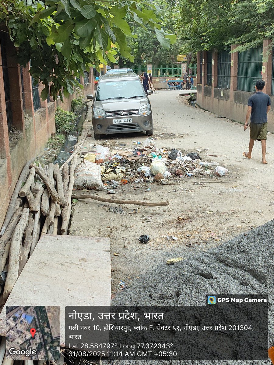 raviYad41891500's tweet image. @CeoNoida @noida_authority  श्रीमान जी गली नंबर 10 नियर राजकीय बालिका इंटर कॉलेज के पास यह कूड़ा कई दिनों से पड़ा है इसकी कई बार शिकायत की लेकिन इसे उठाते नहीं है कृपया संज्ञान लें