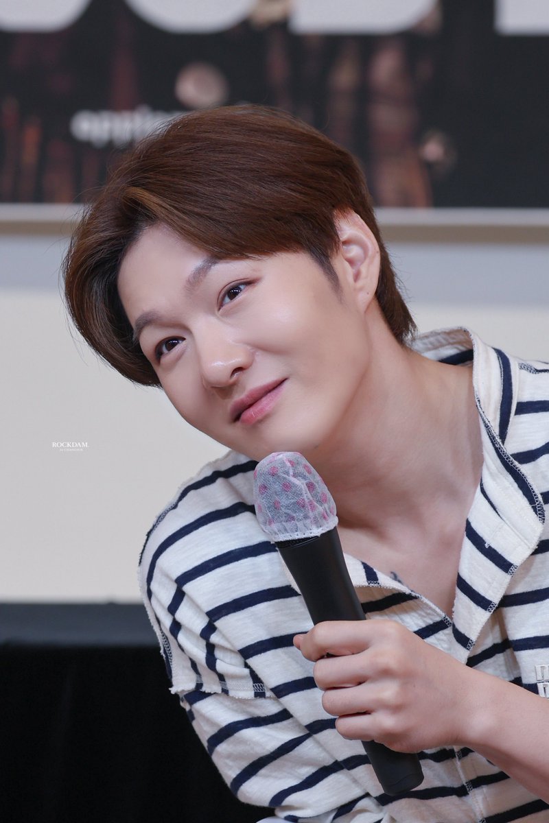 20250831 부릉부릉 애플뮤직 막팬싸

얼굴이......얼굴이.........너무 잘생겼어.......🫢

#이창섭 #LEECHANGSUB #イチャンソプ 
<a href="/LeeCS_BTOB/">이창섭</a>