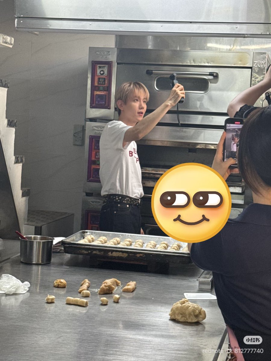 백현이 먹는 표정봐바 
너무 기요어 .. 🥹🤍

xhslink.com/n/8OYvc0YywXG