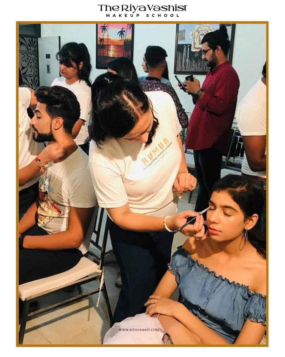 rvmua's tweet image. From hands-on practice to national recognition &amp;amp; fashion week exposure – students of 𝗧𝗛𝗘 𝗥𝗜𝗬𝗔 𝗩𝗔𝗦𝗛𝗜𝗦𝗧 are building careers in the beauty industry. 

🎓 Professional Makeup &amp;amp; Hair Styling
🎓 Placement in Bollywood &amp;amp; fashion industry
#theriyavashist #makeupeducation