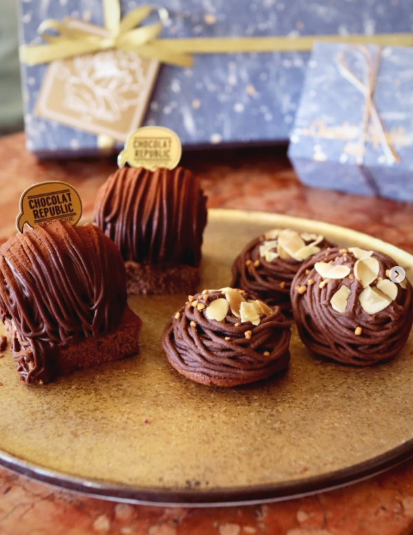 chocolatRip's tweet photo. ショコラリパブリックを代表する
神戸生チョコモンブランケーキを焼菓子に仕上げた
神戸焼チョコモンブランは、お持ち歩きや日持ちが
心配にならず夏のご挨拶やお土産におすすめ！ https://t.co/LYh1Oeq1gV