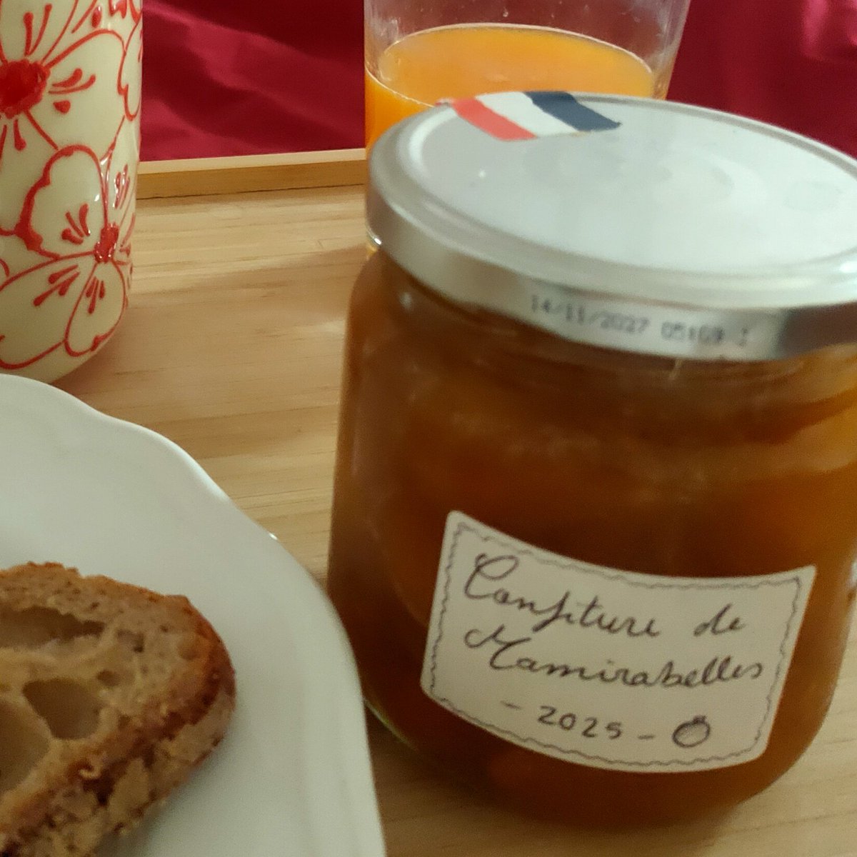 [🌷FINALE DU CONCOURS🚨]
#TulipesOrNotTulipes

Vous étiez 54 participants à tenter votre chance.

8 ont été sélectionnés 
8 artistes
8 finalistes 💪🏻

Qui sera le grand gagnant du #Concours photos et remportera...

UN POT DE CONFITURE DE MAMIRABELLES 2025 😱 ?

Votez ici ⤵️