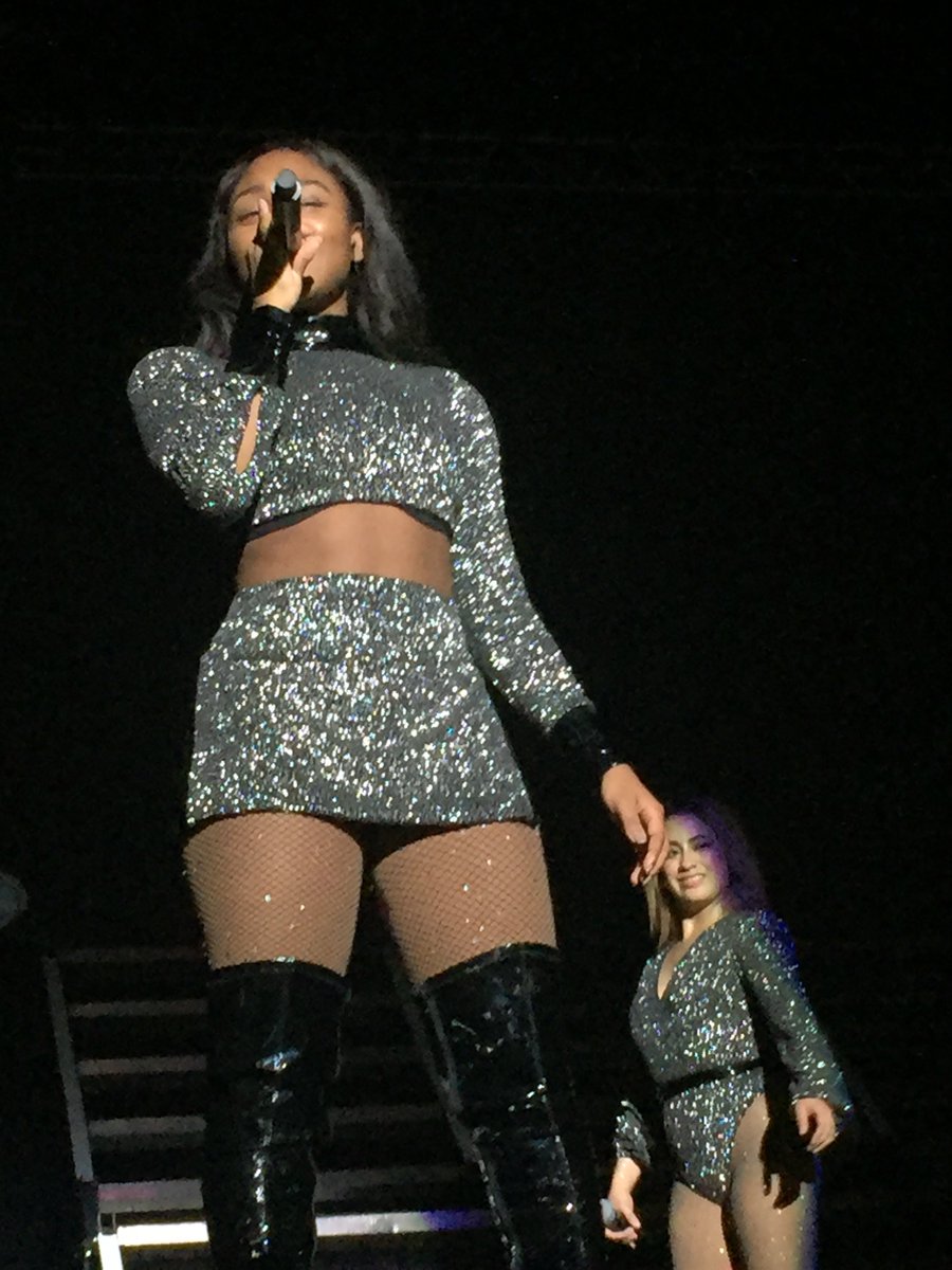 drxnkregui's tweet image. Aprovechando la resurrección de Fifth Harmony para recordar cuando las pude ver en vivo 
#fifthharmonyisback #FifthHarmony