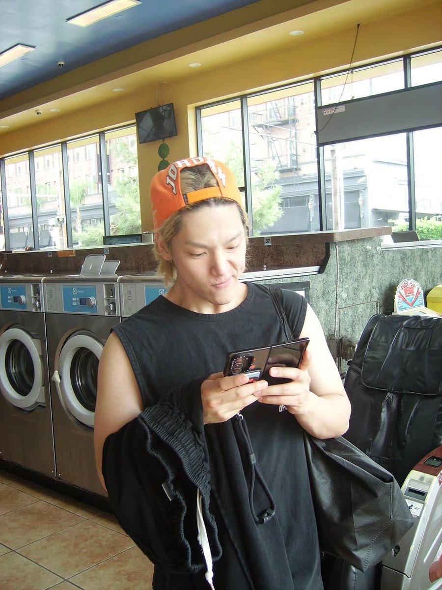 근데 배경에 자꾸 세탁기 나오는거 왤케 웃기지