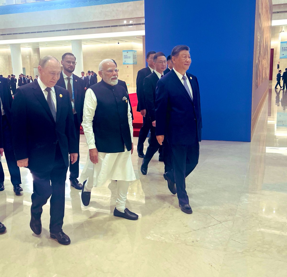 RoyLakshman's tweet photo. तस्वीरें बोलती हैं ….. !
#SCOSummit2025
#ModiXiMeet
#ModiPutinMeeting
@PMOIndia https://t.co/LHZQNFyIbx