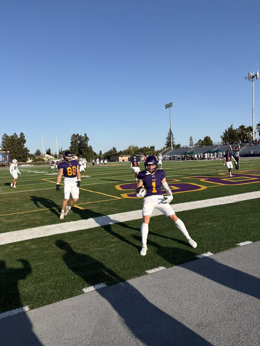 JGnumba8's tweet image. Thank you @CoachRayy @CoachMBird for letting me come out to watch. I absolutely love how you guys play. #DIRT