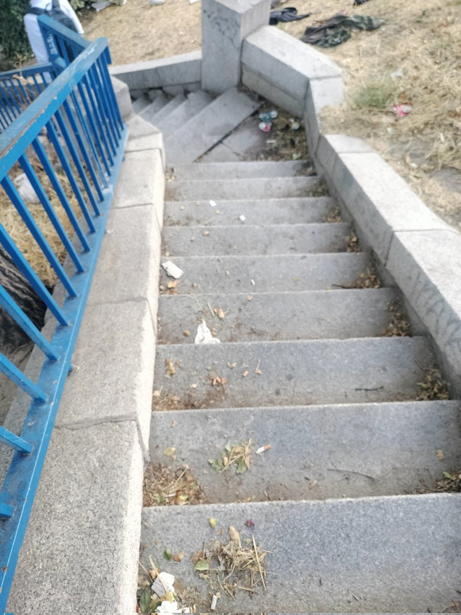 AVVBarrioMosca's tweet image. Un lunes más bajo el puente de los capuchinos #usera @jmd_usera @MADRID @Lineamadrid #warripop #rutadelacaca