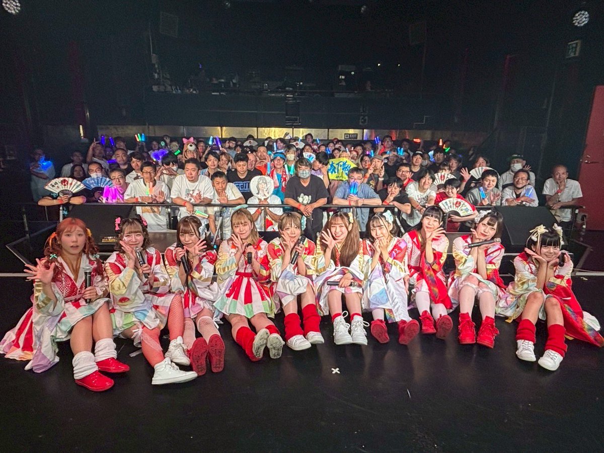 ninochandayoon's tweet photo. BANZAIJAPAN大感謝祭！ラストライブありがとうございました！🐇

みんなの応援と笑顔と涙がぜーーーんぶ見れてずっと楽しく、素敵な思い出になりました！
BANZAI JAPANとして過ごした2年2ヶ月程で出会えた全てのみなさん、本当にありがとう(* .ˬ.)"

ニノ推しさん、最後までたくさん愛をくれてありがとう！🫶🩷🖤  

BANZAI JAPANに入れてよかったー！って思えたラストライブでした🐇

ニノが最後に選んだ曲は『カーテンコール』

831の日にラストライブって決まった日から、選ぶ曲は決めていました！曲の雰囲気も歌詞もダンスもぜーんぶとっても好きな曲だし、色んな思いが詰まった曲です。

ありがとう もっと言えるように💐

歌ってる時全ニノ推しさんを見渡せた✨少しでもみんなに応援して良かったと思えていただけるパフォーマンスになっていたら嬉しいです😌