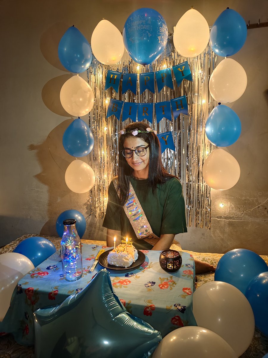 जल्दी फिरती जिंदगी का आज एक साल और गुजर गया ..❣️🙏
साल गुजरने के साथ बहुत कुछ सिखाकर जाता है..!

#Happy_birthday_to_me