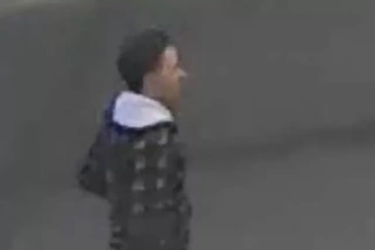 Colchester Essex City centre cops release CCTV in hunt for man
Anyone with information is asked to come forward immediately
By Ethan Singh, News Reporter Published: 6:57, 1 Sep 2025Updated: 6:59, 1 Sep 2025

thesun.co.uk/news/36516740/…