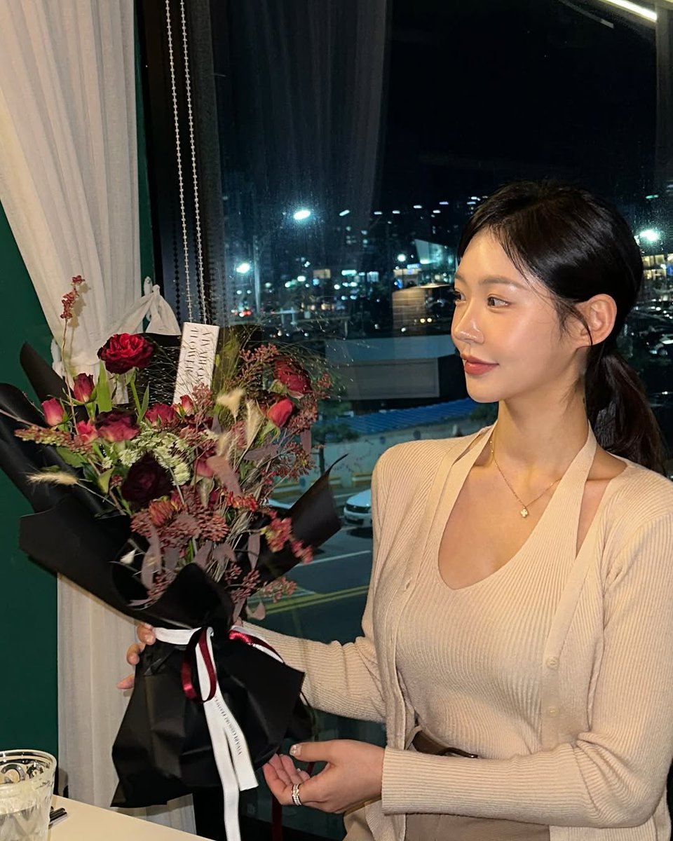 안녕하세요 20대외로운여자구요 외로운사람끼리만나서 인연을 맺어요   라인 아이디  gmlwjd36
#셀카스타일 #HiddenFeelings #작가 #셀카그램