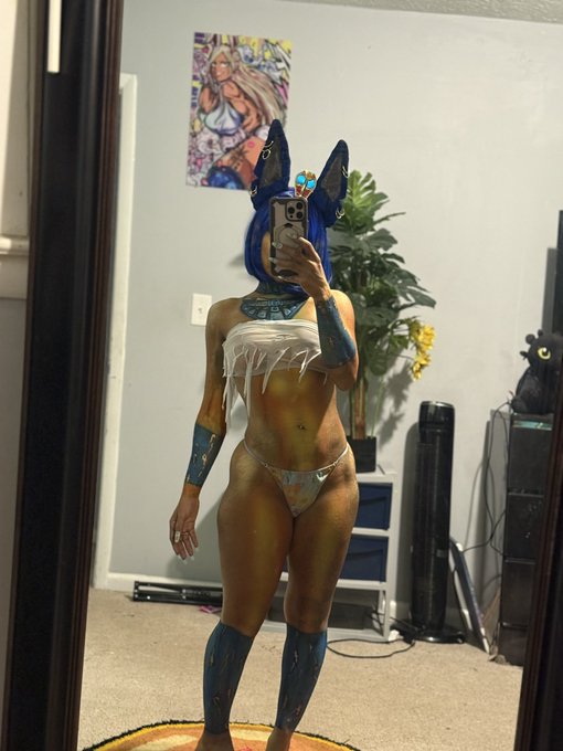 Watch Ish's leaked NSFW photo on TwXstars